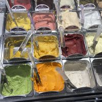 Ampia scelta  at Gelateria Del Biondo in Brescia