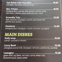 Breakfast and main dishes at VEG in Split