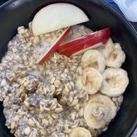Oat flakes with fruit at VEG in Split