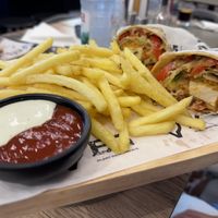 Wrap mit normalen Pommes   at VEG in Split