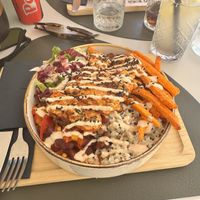 Game Changer salad bowl with marinated tempeh  at VEG in Split