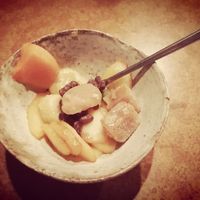 Nice vegan dessert : amanato, fruits and sweet beans at Rakuraku in Kyoto