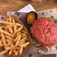 Californian Star Burger at Space Burger in Vienna