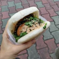 Vegan bao with pickles and chikin patty at Xiǎo Lái Gua Bāo 小來刈包 in Tainan