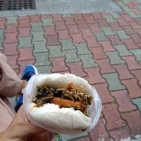 V at Xiǎo Lái Gua Bāo 小來刈包 in Tainan