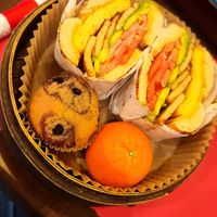Vegan egg avocado bagel miam 🤤 with a little fruit and muffin at UT47 Manhattan in New York City