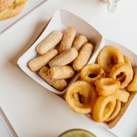 Tequeños y aros de cebolla at Natural Kitchen in Gran Canaria