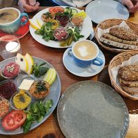 Super leckere vegane Aufstriche. Sie schmecken frisch, hochwertig und selbstgemacht. Das Ambiente ist auch richtig schön und das Personal super lieb. Für uns wäre es noch perfek at Drei Klang in Muenster