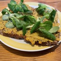 Stullenschmiede vegan: Linsen-Dattel-Curry + Feldsalat  at Drei Klang in Muenster