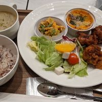 4 dish plate at Upgrade Plant Based Kitchen in Osaka