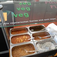 Left side is vegan at Der Wiener Deewan in Vienna