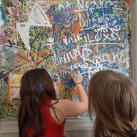 You can paint on the walls :) at Der Wiener Deewan in Vienna