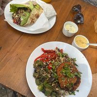 Bowl and the vegan Mexican chili wrap  at Baidewey in Montevideo