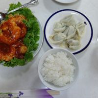 Vegan shrimp chilli, steamed dumplings and rice at Banwarou in Yokohama
