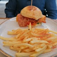 Hamburguesa de pollo, hay opciones para todos at 7g Roaster in Vila Nova De Gaia