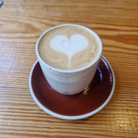 Vegan latte coffee at 7g Roaster in Vila Nova De Gaia