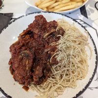 Vegan keftedes with pasta at Tis Mammis Sou in Rhodes