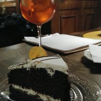 Chocolate pie with a mocktail at Atelier Flori in Bruges