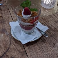 Red berries and cream at Atelier Flori in Bruges