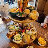 Etagere for 3 at Atelier Flori in Bruges