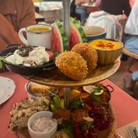 Etagère november 2025 at Atelier Flori in Bruges