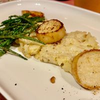 Voorgerecht: Pastinaak - Zeekraal - Koningsoesterzwam € 15 at Atelier Flori in Bruges