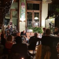 Great live music on Sundays at Atelier Flori in Bruges