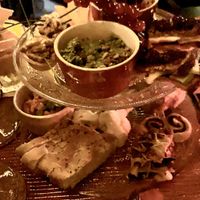 Valentine’s Étagère at Atelier Flori in Bruges