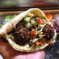 Falafel y barra de ensaladas  at Falafel Shalom in Tepoztlan