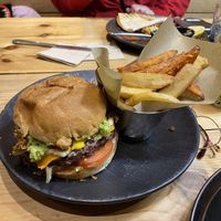 Hamburguesa de elección  #Veganuary at Frutas Prohibidas in Madrid