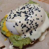 Huevo benedict at Frutas Prohibidas in Madrid