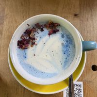 Blue spirulina latte   at Frutas Prohibidas in Madrid