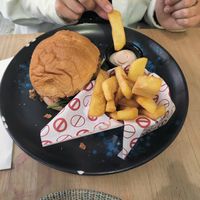 Burger at Frutas Prohibidas in Madrid