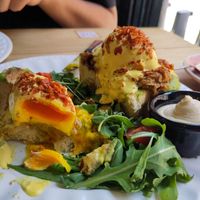 Pulled pork and eggs benedict at Frutas Prohibidas in Madrid