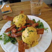 No-ou benedict clàssic at Frutas Prohibidas in Madrid