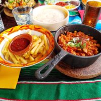 Chili and fries at Appaloosa Saloon in Spiez