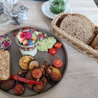 Breakfast plate "Vegan Dream" at Café Gretchen in Cologne