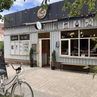 Outsidee  at Menta (Cafe de especialidad & Dulcería Vegana) in Puerto Natales