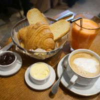 Brunch (part 1) at Holiday Vegan Diner in Paris