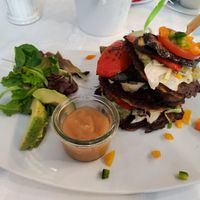 Rodeo Drive Hash Browns with veggies at California Bean in Munich