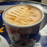 cafe gourmand with soy milk and caramel sauce at Curieux Coffeeshop in Nantes