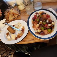 Vegan cheese and vegan ham at Pepper & Ginny - Vegane Veinkost in Vienna
