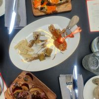 Main dishes at Pepper & Ginny - Vegane Veinkost in Vienna