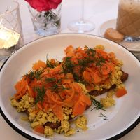 Bread with scrambled tofu and carrot salmon at Pepper & Ginny - Vegane Veinkost in Vienna