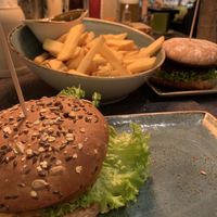 Burger und Pommes. at Hans im Glück in Paderborn