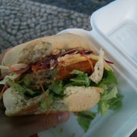 Mock-chicken burger at Dallas Burger Joint in Lisbon