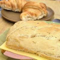 Freshly baked goods at Cabane du 12 in Nice