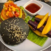 Charcoal broccoli burger at Broccoli Revolution - Charoenkrung in Bangkok