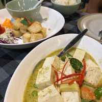 Green Curry with Tofu and fried Tofu with peanut sauce at Thai Me in Krabi
