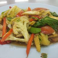 Stir fry mixed vegetables at Flying Vegetable in Pattaya